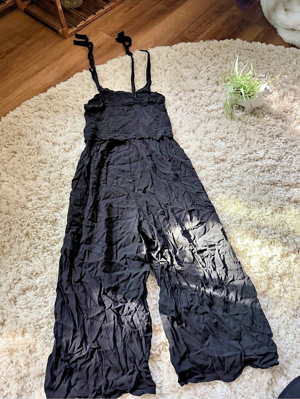 Eyeshadow super cute jumper one piece women’s Black Wide-Leg Jumpsuit Size Small